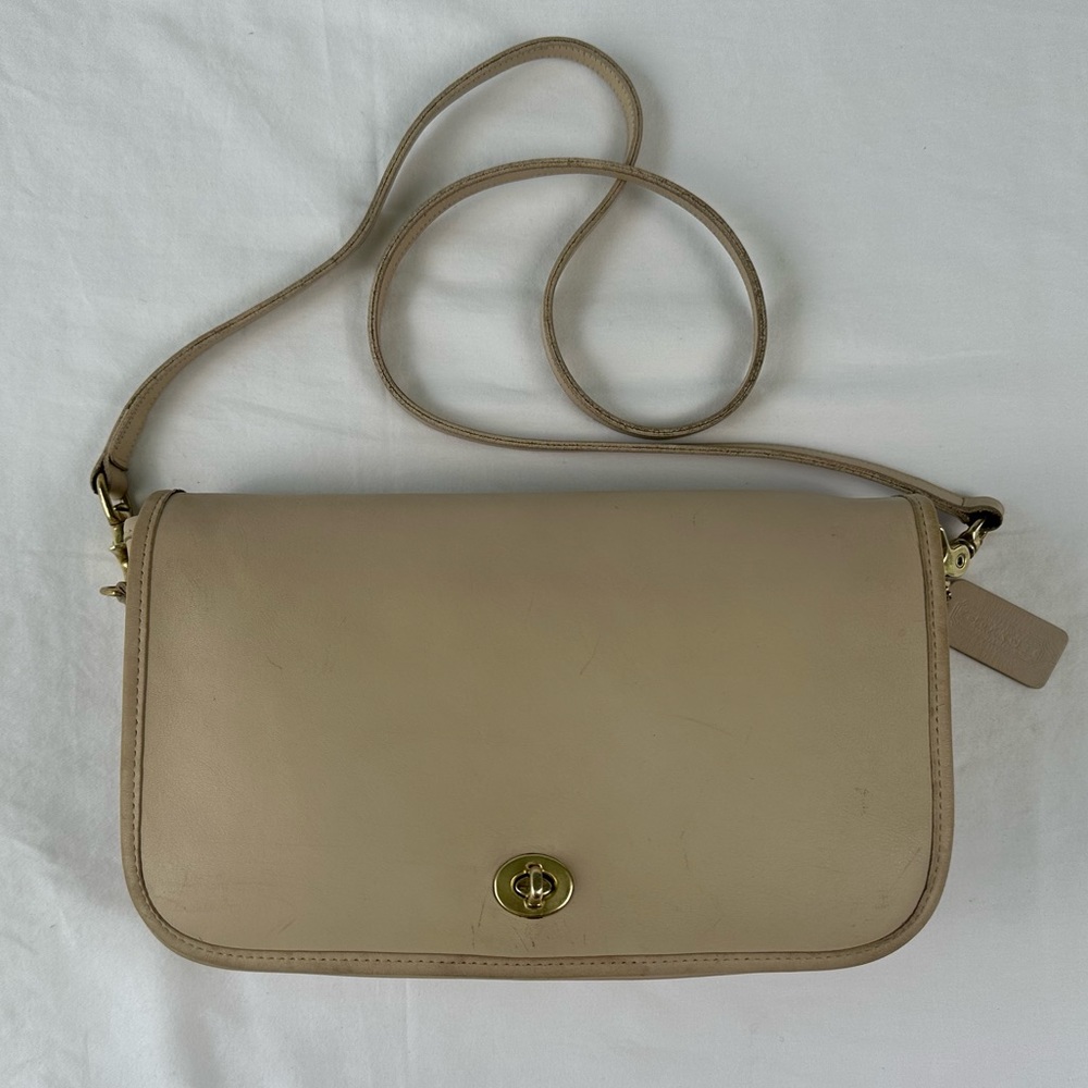 Vintage Coach Flap Pocket Turnlock Leather Crossbody Bag in Bone color